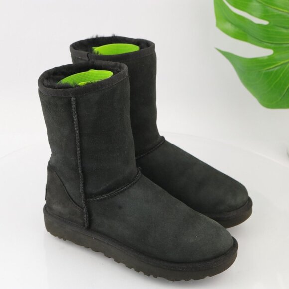 UGG Womens Classic Short II Boot Size 6 Black Suede Sherpa Pull On Shearling - Picture 3 of 14